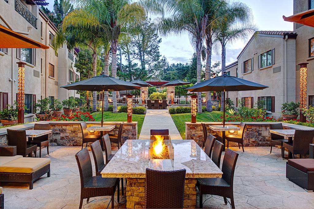 The Bistro – Eat. Drink. Connect.® | restaurant | 4320 El Camino Real, Los Altos, CA 94022, USA | 6509419900 OR +1 650-941-9900