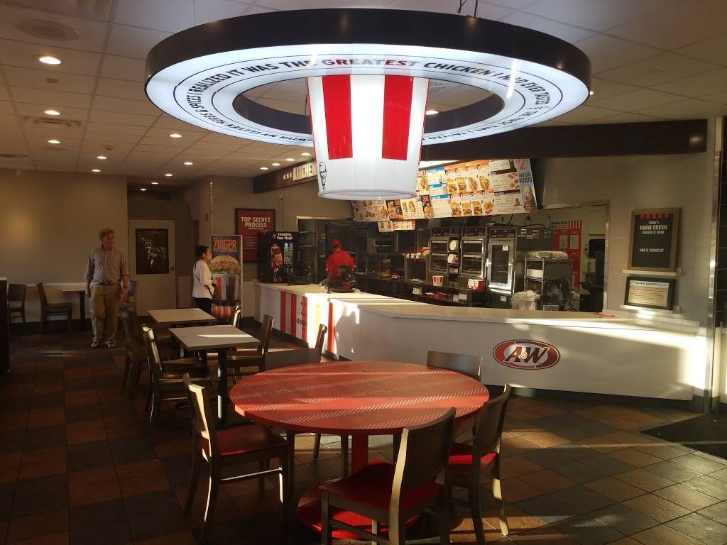 KFC | restaurant | 10050 16th Ave SW, Seattle, WA 98146, USA | 2067628793 OR +1 206-762-8793