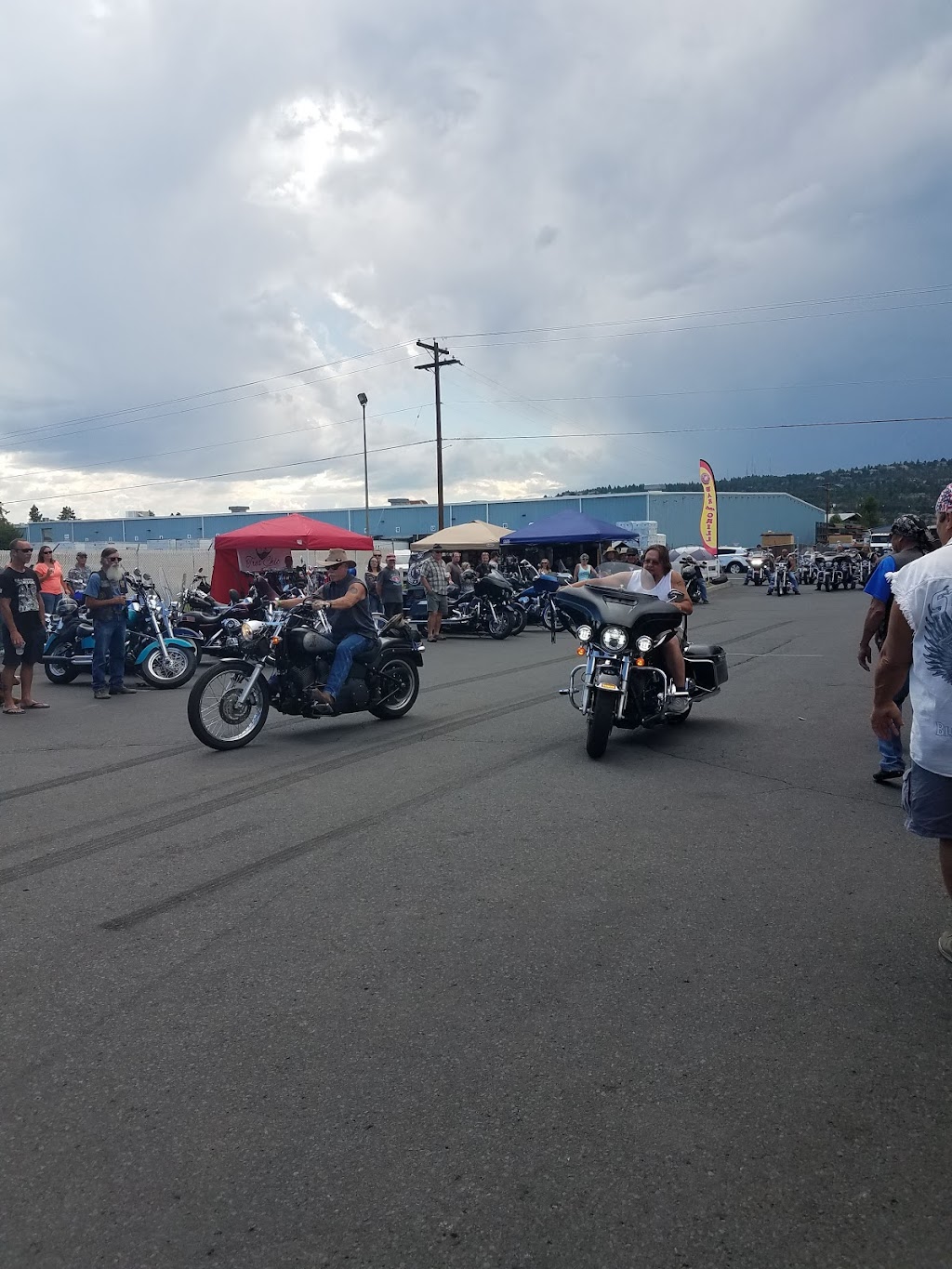 Northside Bar and Grill | restaurant | 62860 Boyd Acres Rd, Bend, OR 97701, USA | 5413830889 OR +1 541-383-0889