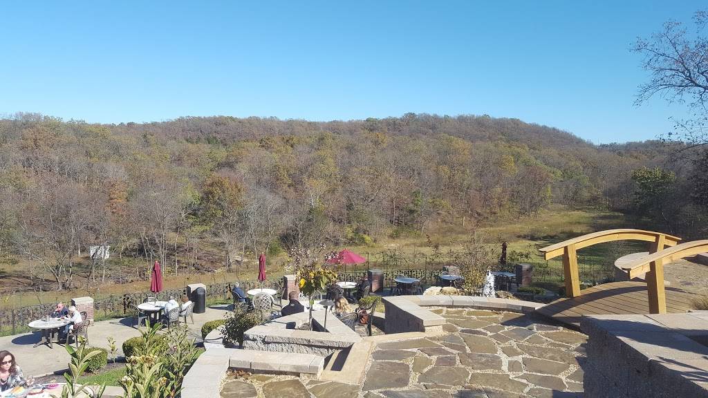 Seven Springs Winery | restaurant | 846 Winery Hills Estate, Linn Creek, MO 65052, USA | 5733170100 OR +1 573-317-0100