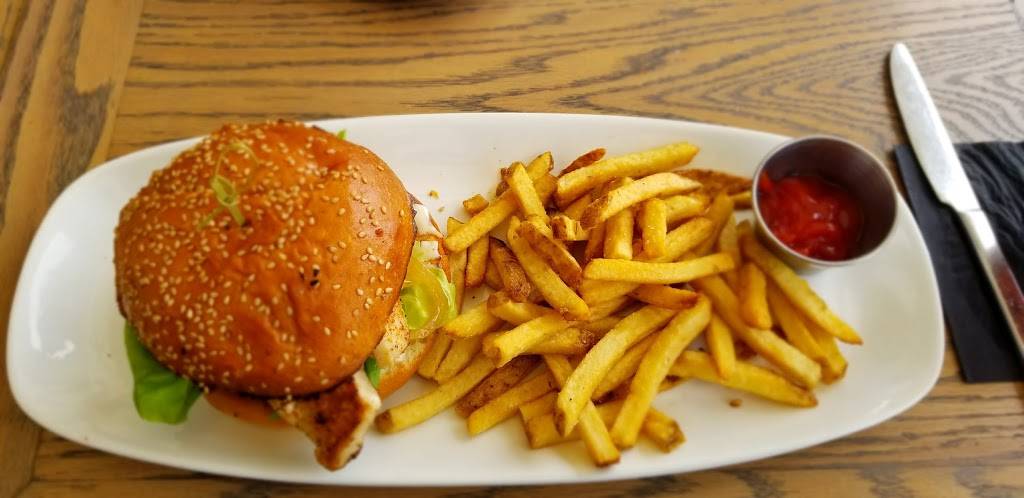 GGs Waterfront | restaurant | 606 N Ocean Dr, Hollywood, FL 33019, USA | 9549297030 OR +1 954-929-7030