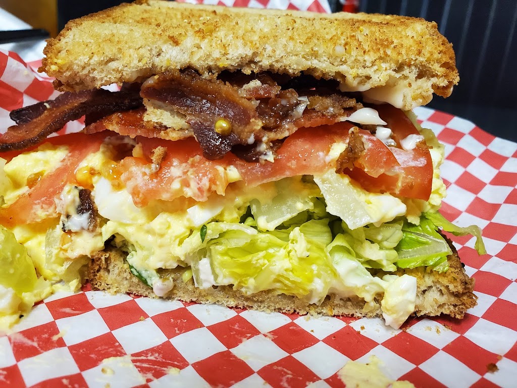 McKinelys Sandwich Shop | restaurant | 5262 Stewart St, Milton, FL 32570, USA | 8509830303 OR +1 850-983-0303