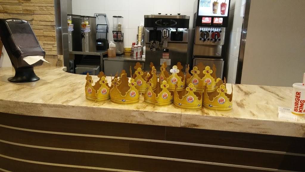 Burger King | restaurant | 2200 S Madison St, Muncie, IN 47302, USA | 7652167714 OR +1 765-216-7714