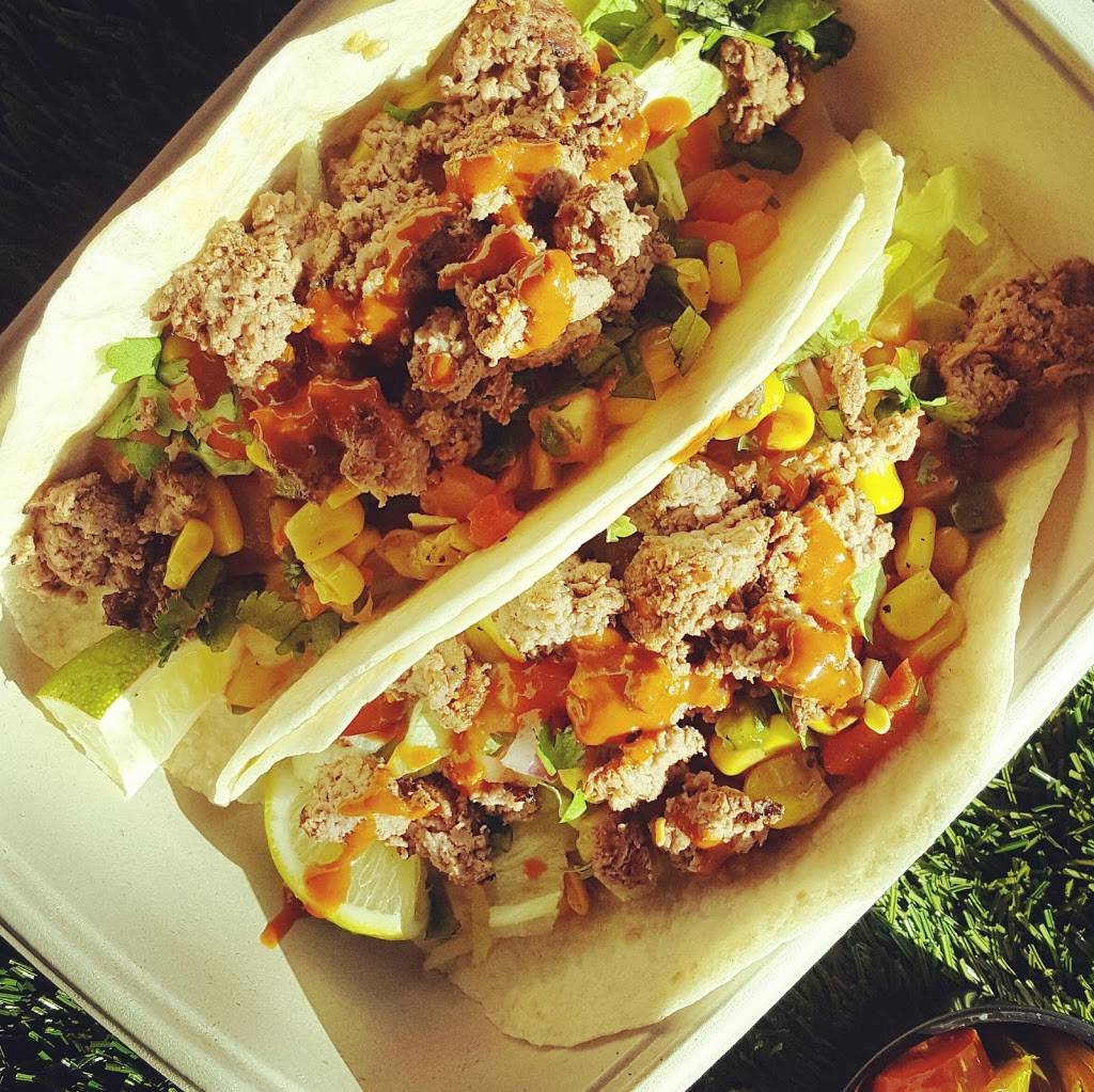 Chorizo Fresh Mex | restaurant | Clarkson Crossing Shopping Centre, 950 Southdown Rd, Mississauga, ON L5J 2Y4, Canada | 9058226988 OR +1 905-822-6988