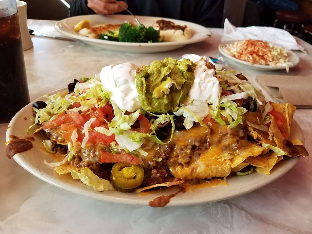 Zebbs Deluxe Grill & Bar | restaurant | 2803 Brewerton Rd, Syracuse, NY 13211, USA | 3154555131 OR +1 315-455-5131