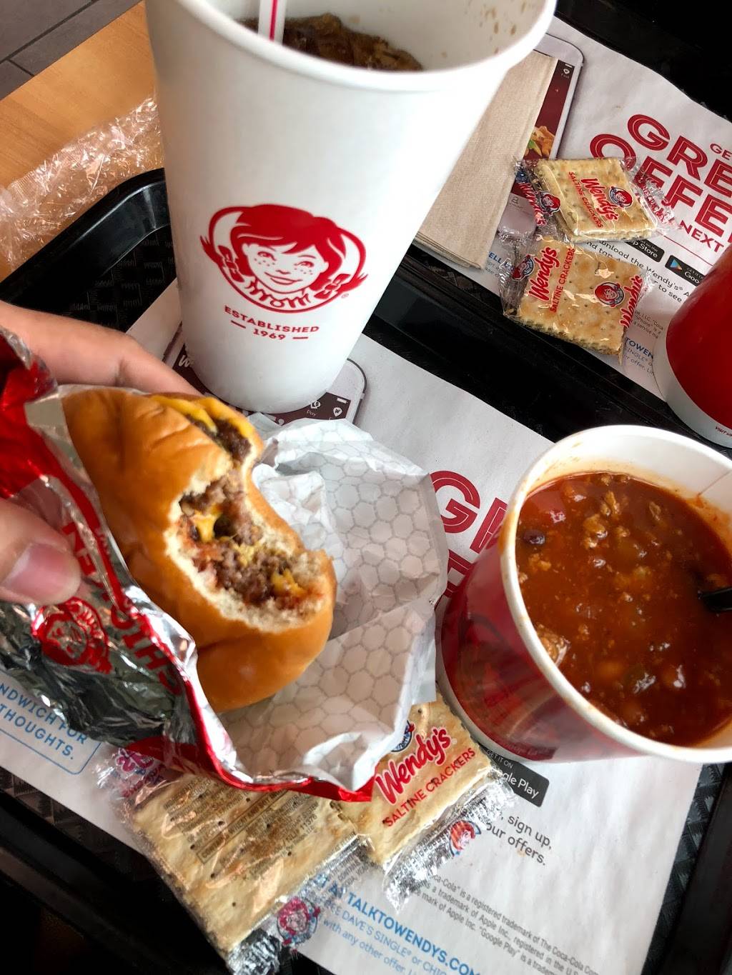 Wendys | restaurant | 525 Highland Springs Ave, Beaumont, CA 92223, USA | 9517696692 OR +1 951-769-6692