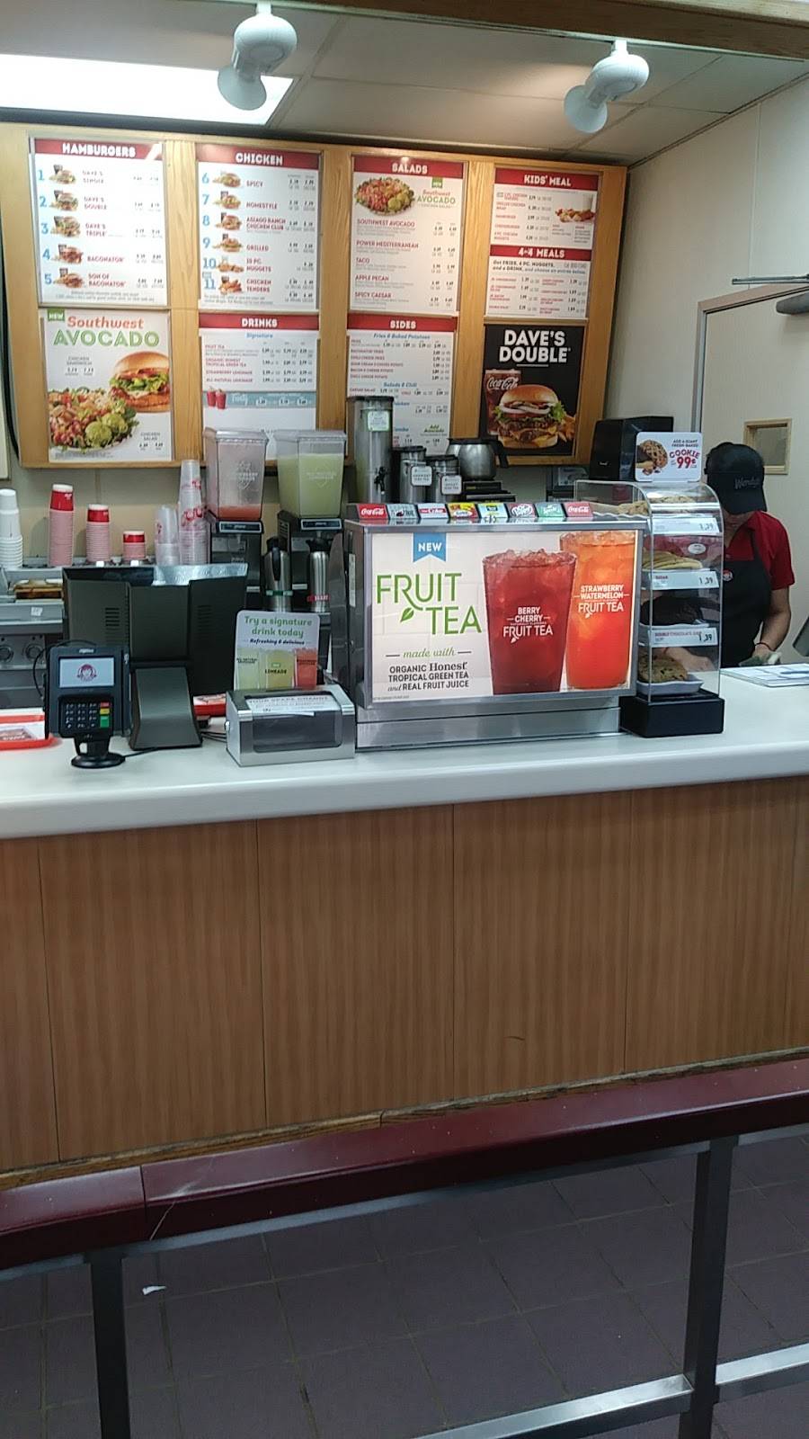 Wendys | restaurant | 90 Airport Rd, Hartford, CT 06114, USA | 8602008652 OR +1 860-200-8652