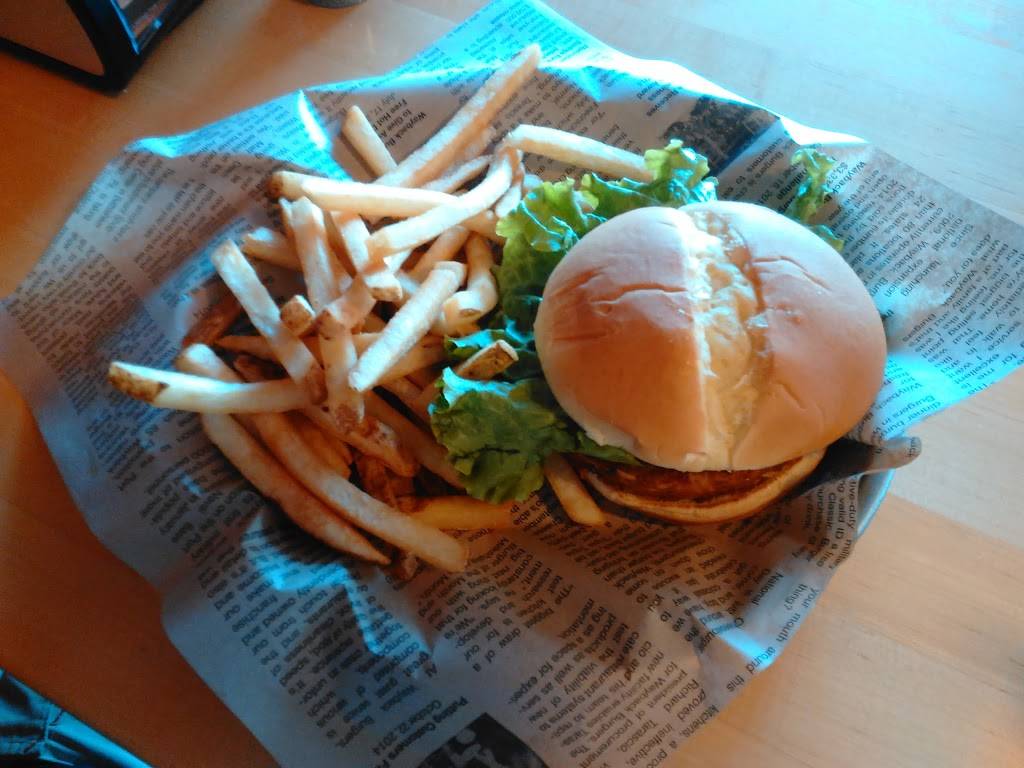 Wayback Burgers | restaurant | 2380 Dixwell Ave, Hamden, CT 06514, USA | 2038917143 OR +1 203-891-7143