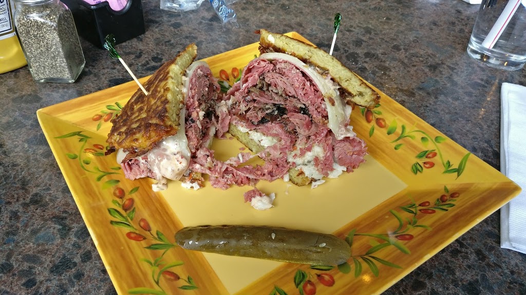 Gateway Deli Cafe | restaurant | 333 W Fort St # 1, Detroit, MI 48226, USA | 3132561900 OR +1 313-256-1900