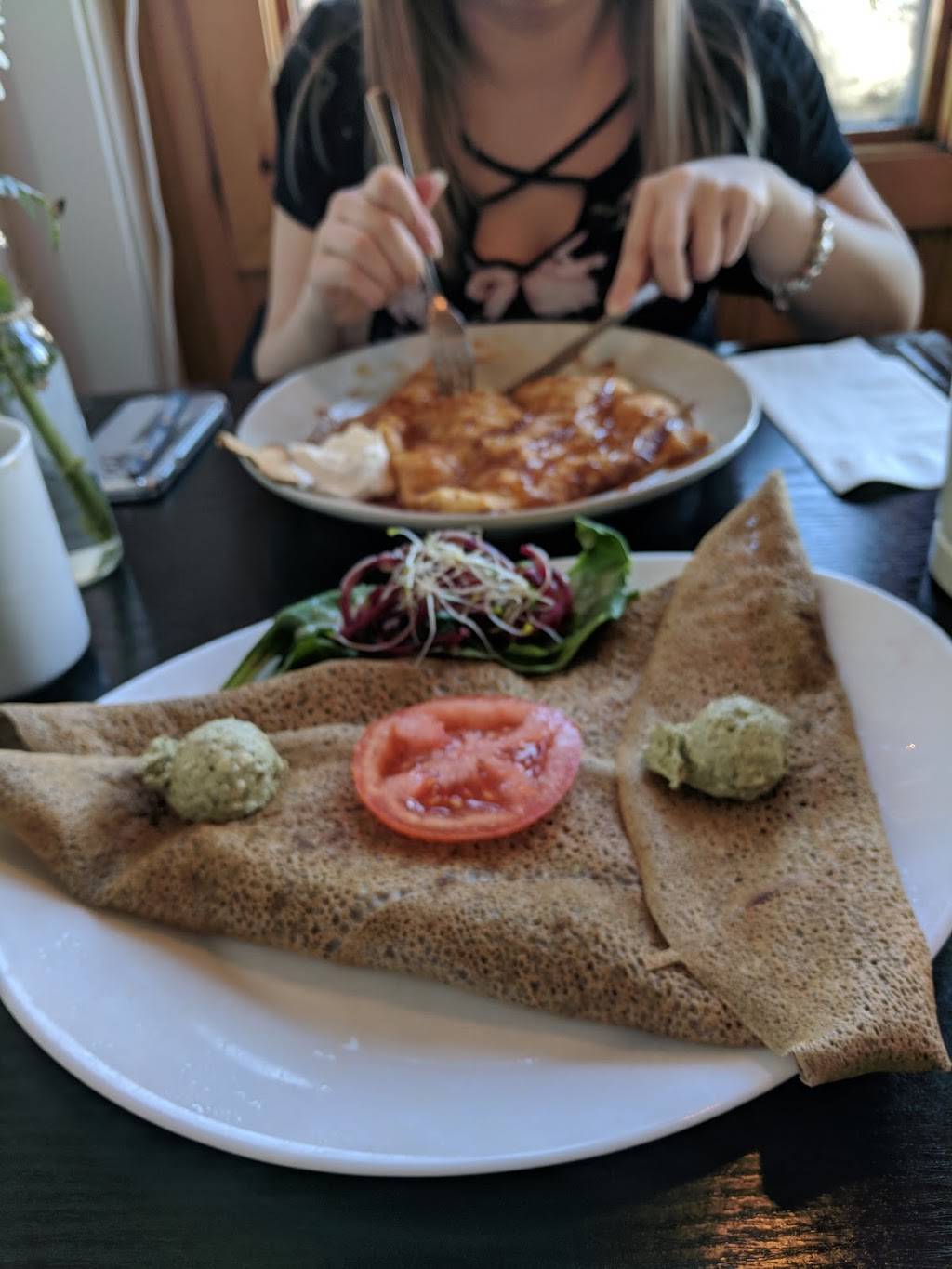 La Maladroite | restaurant | 551 Avenue de Buckingham, Gatineau, QC J8L 2H2, Canada | 8196173800 OR +1 819-617-3800