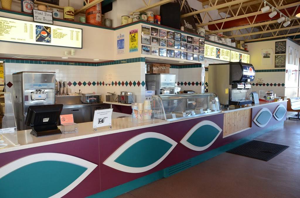 Johnny Ks | meal takeaway | 125 Duvick Ave, Sandwich, IL 60548, USA | 8157863088 OR +1 815-786-3088