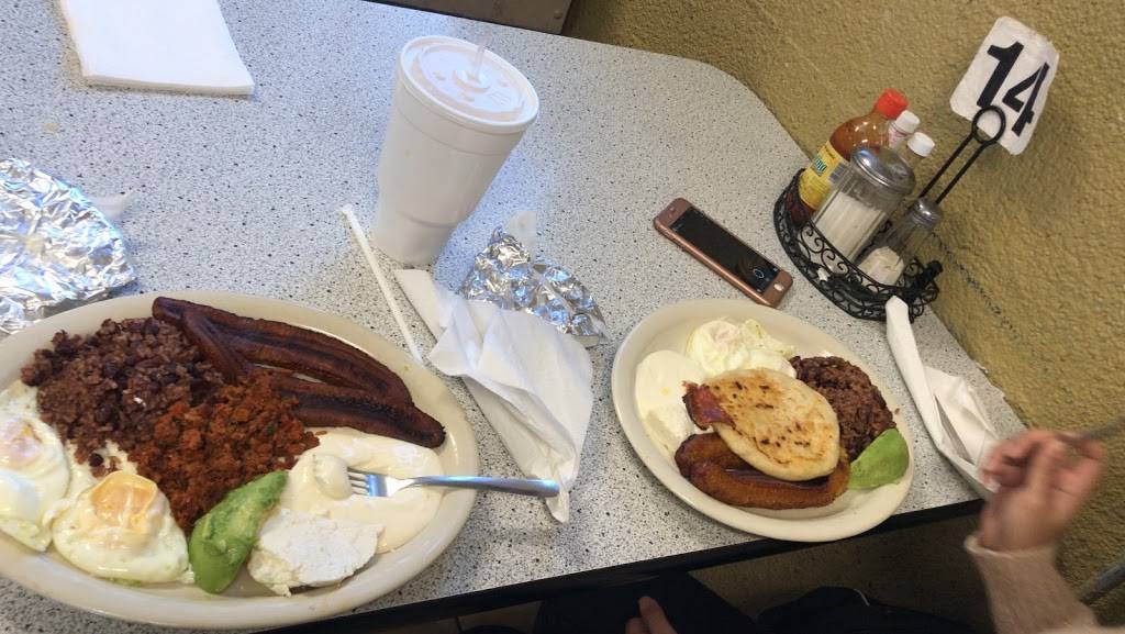 La Guanaquita | restaurant | 5435 38th St, Indianapolis, IN 46254, USA | 3172832011 OR +1 317-283-2011