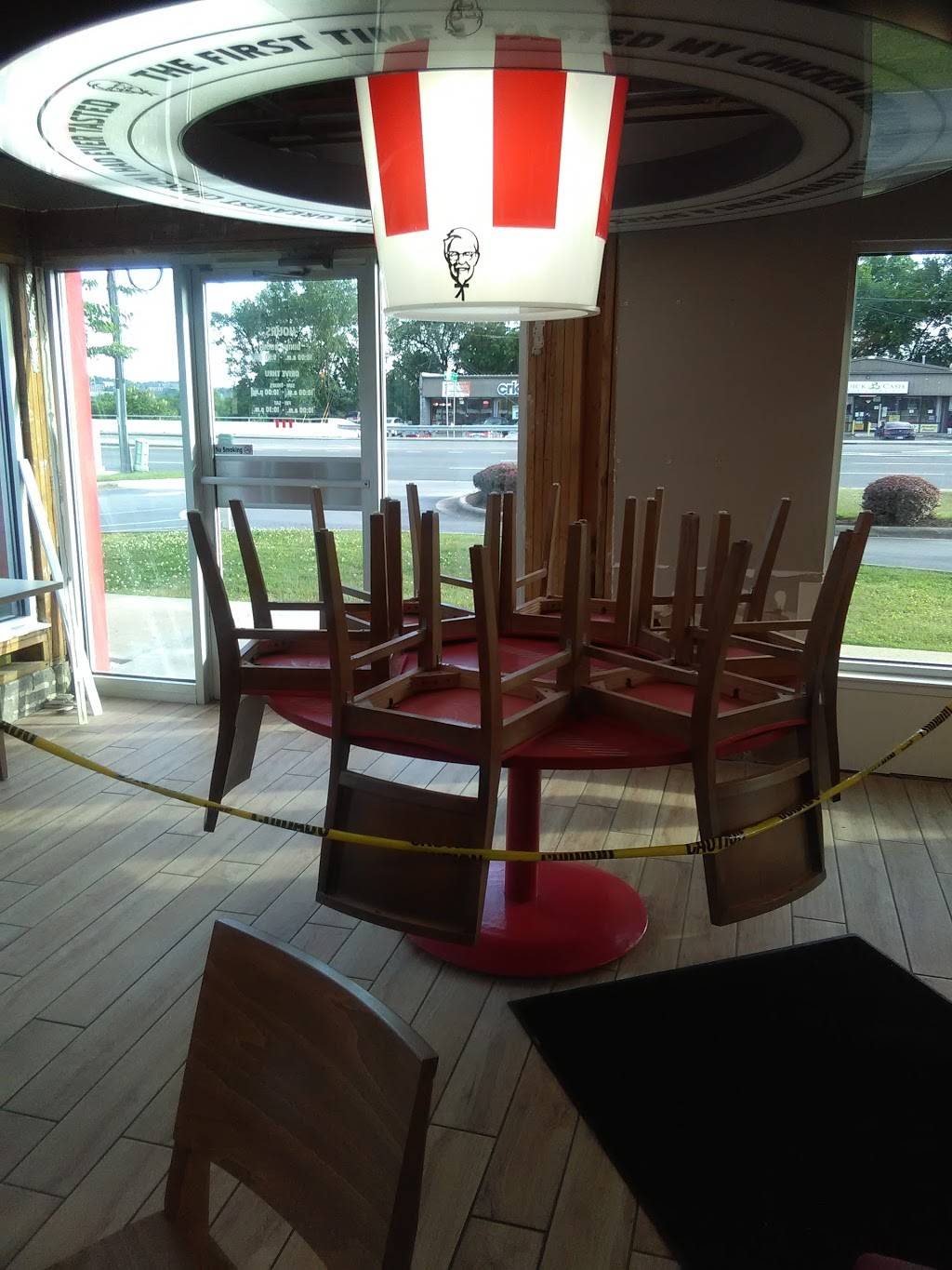 KFC | restaurant | 2910 Clarksville Hwy, Nashville, TN 37218, USA | 6152429165 OR +1 615-242-9165