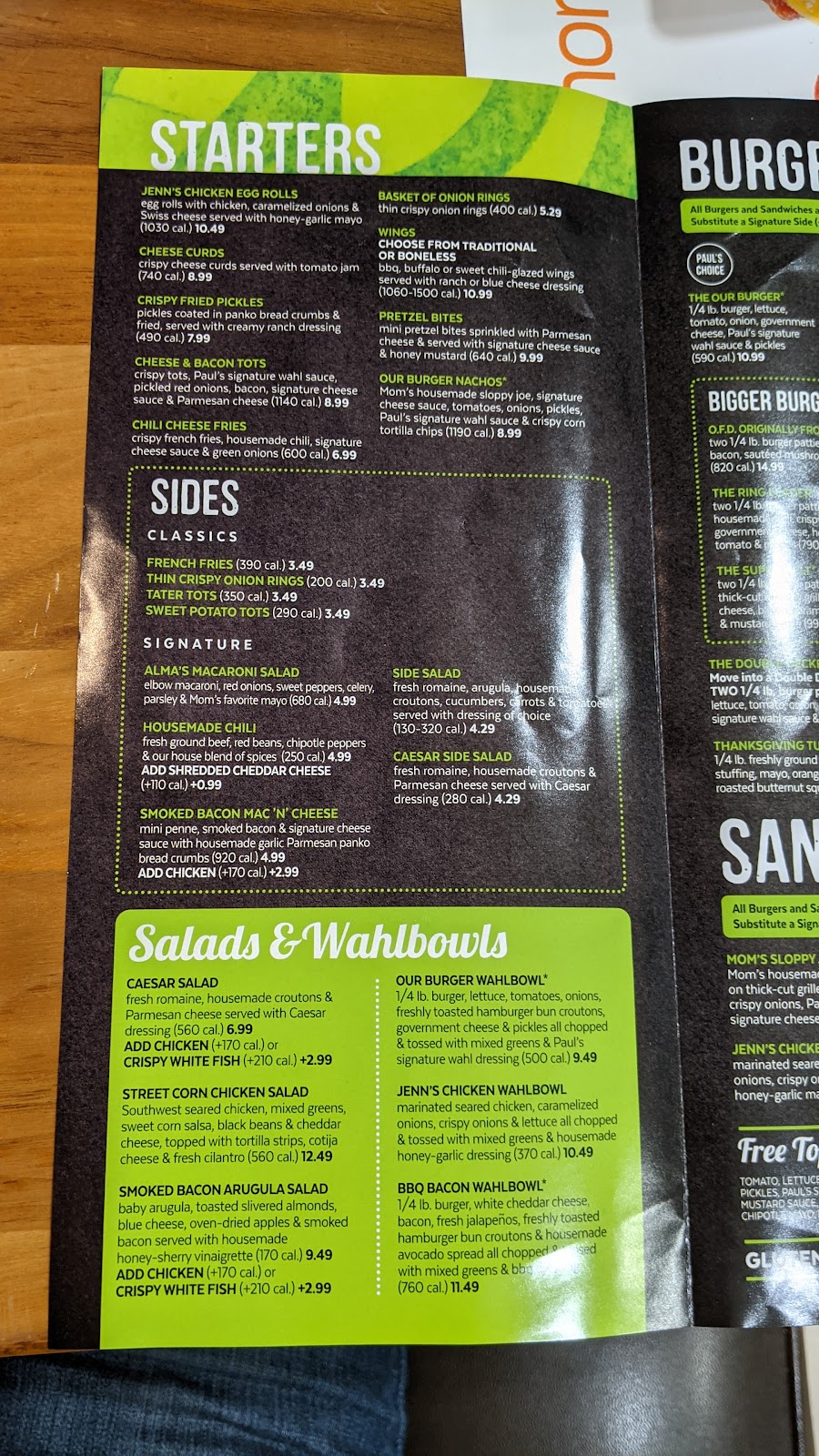 Wahlburgers | restaurant | 4064 E 53rd St, Davenport, IA 52807, USA | 5633593120 OR +1 563-359-3120