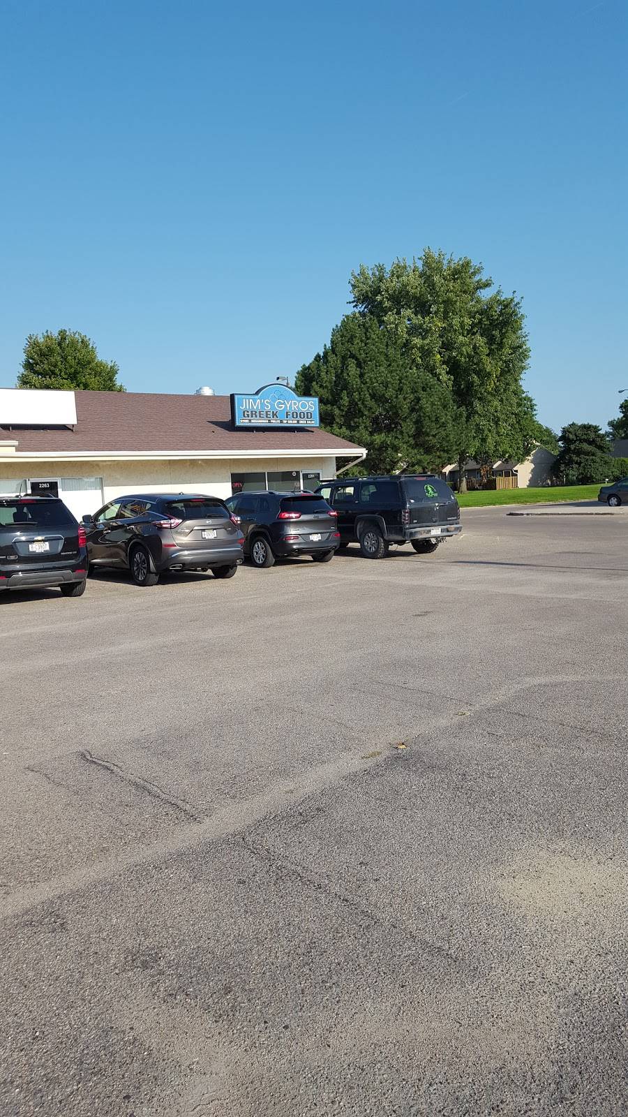Jims Gyros | restaurant | 2261 N Webb Rd, Grand Island, NE 68803, USA | 3086750228 OR +1 308-675-0228