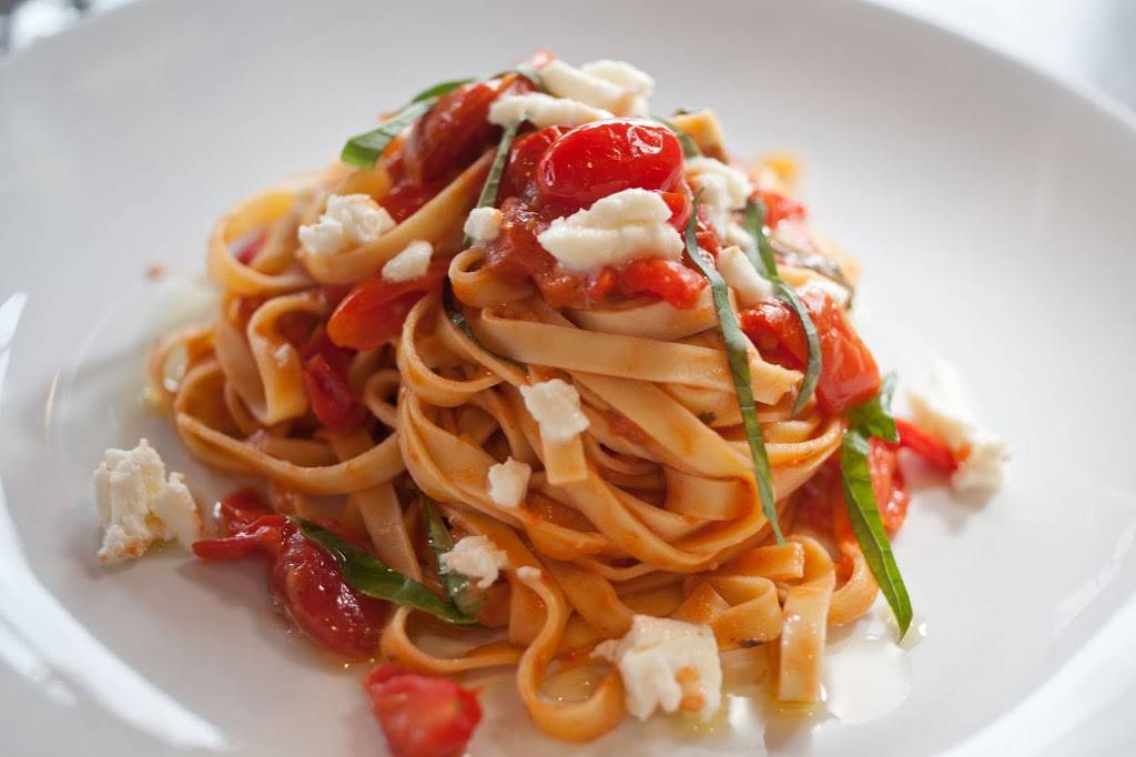 Quattro Pazzi Cafe | restaurant | 1599 Post Rd, Fairfield, CT 06824, USA | 2032597417 OR +1 203-259-7417