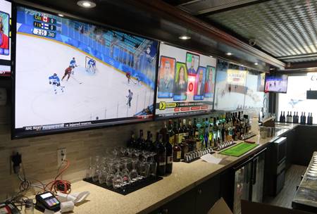 Turtle John’s Bar & Grill Cobourg | restaurant | 4620 45, Cobourg, ON K9A 4J9, Canada | 9053779113 OR +1 905-377-9113