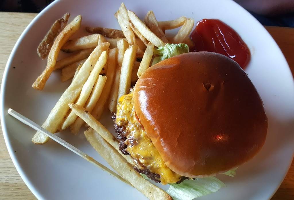 Applebees Grill + Bar | restaurant | 31810 WA-20, Oak Harbor, WA 98277, USA | 3606796100 OR +1 360-679-6100