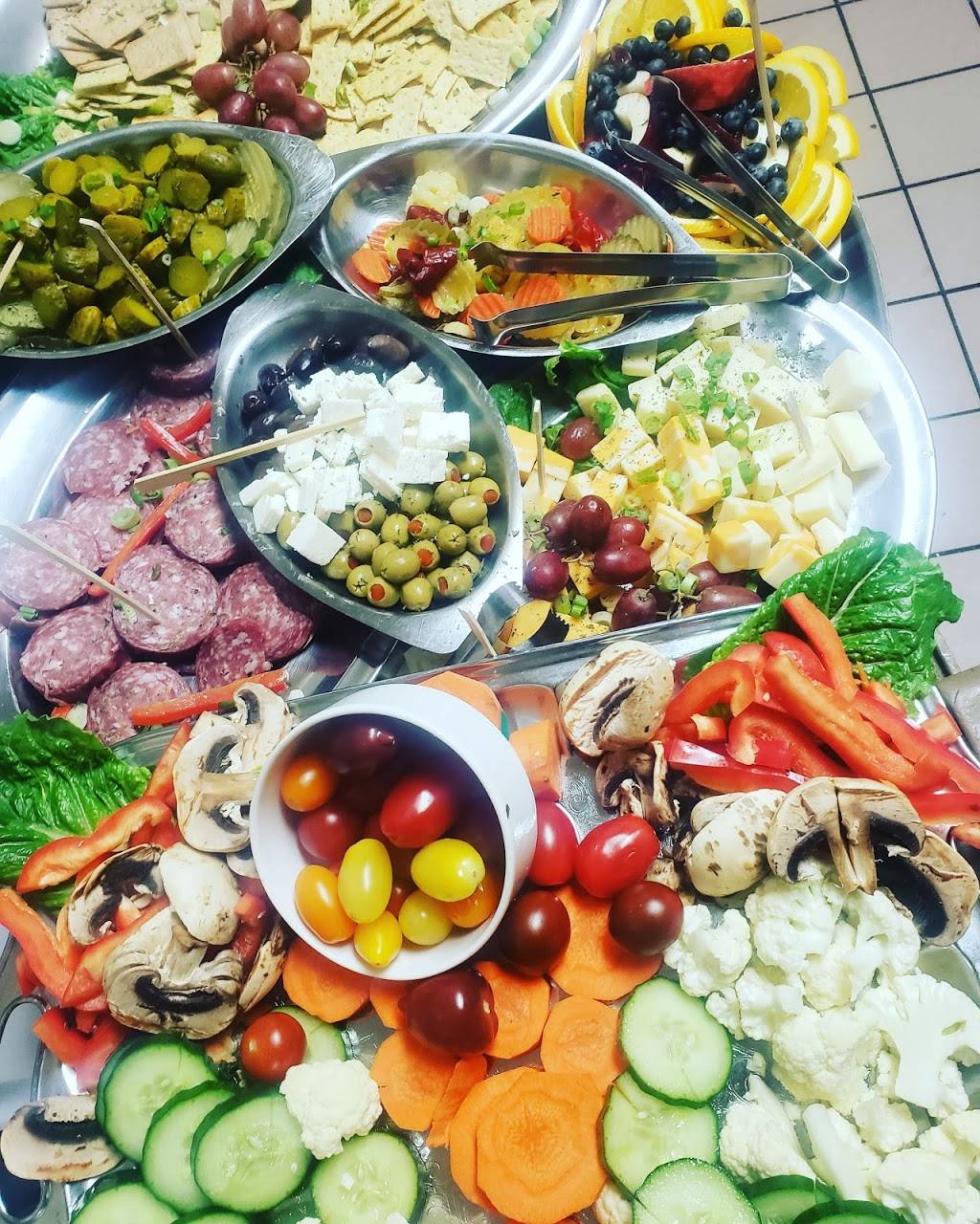 FlavorPhil’s Family Restaurant | restaurant | 803 Chelsea St, Brockville, ON K6V 5T4, Canada | 6133423277 OR +1 613-342-3277