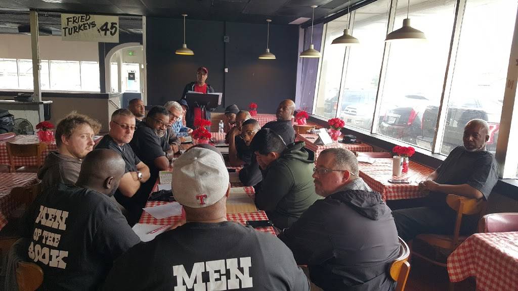 Sunday Morning Catfish and More | restaurant | 1038 Pioneer Rd, Mesquite, TX 75149, USA | 2149946476 OR +1 214-994-6476