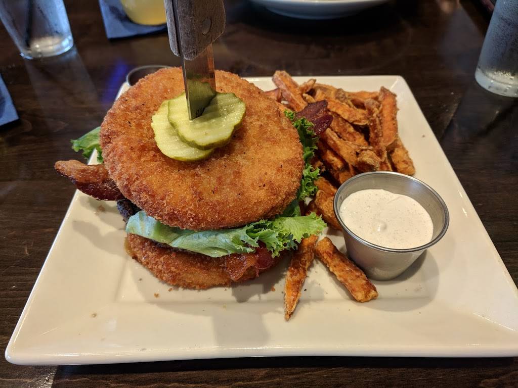 Blu Alehouse | restaurant | 855 St George Ave, Woodbridge, NJ 07095, USA | 7327504258 OR +1 732-750-4258