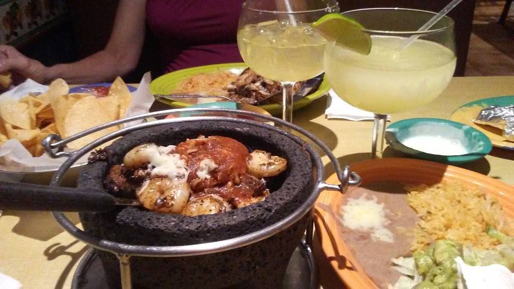 Los Portales | restaurant | 2385 Lake Rd, Dyersburg, TN 38024, USA | 7312878918 OR +1 731-287-8918