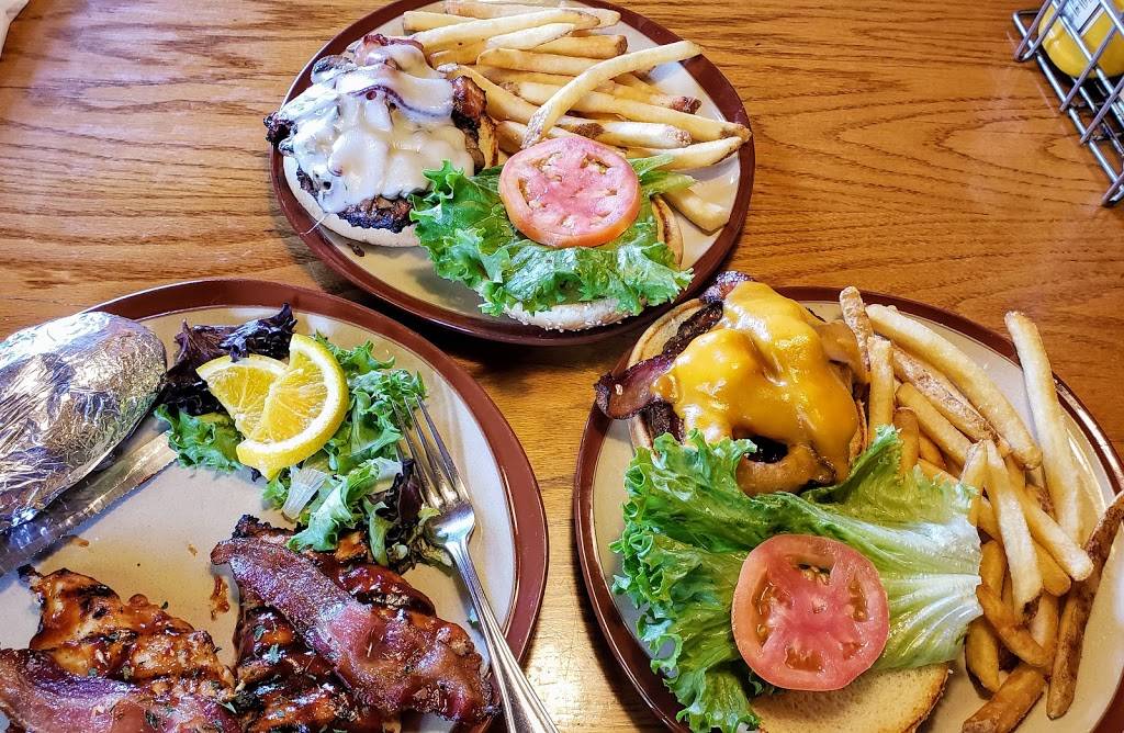 Boonedocks | restaurant | 5858 S Manitou Blvd, Glen Arbor, MI 49636, USA | 2313346444 OR +1 231-334-6444