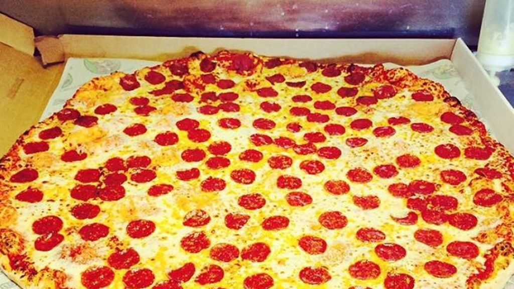 Foxs Pizza Den Moon Twp. | restaurant | 998 Brodhead Rd, Coraopolis, PA 15108, USA | 7244573697 OR +1 724-457-3697