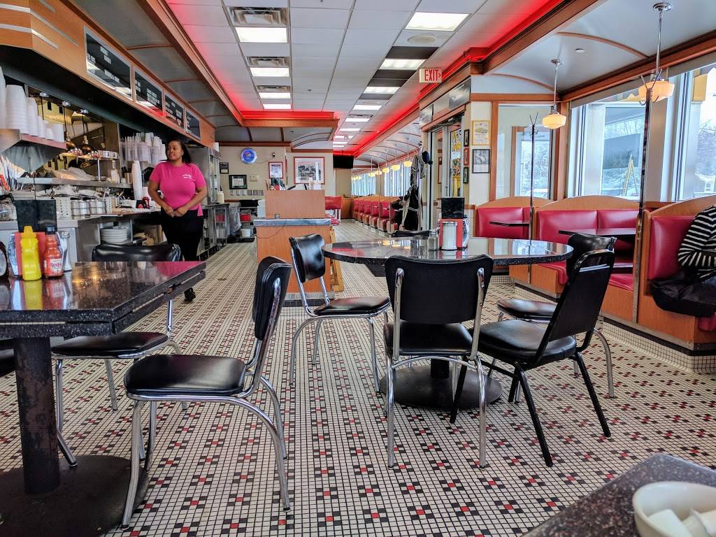 Nicky Ds Coney Island | restaurant | 32657 Woodward Ave, Royal Oak, MI 48073, USA | 2485491488 OR +1 248-549-1488