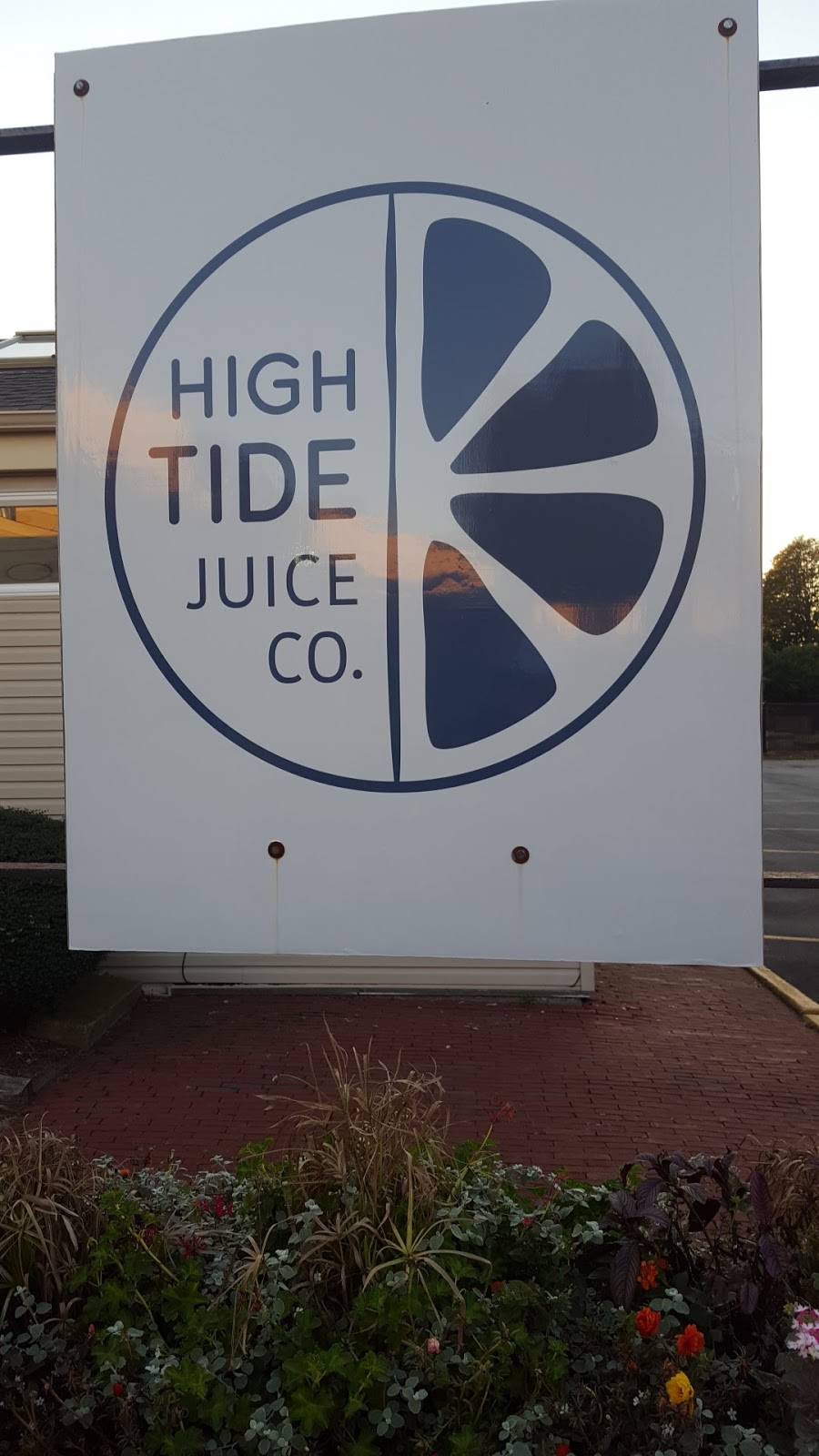 High Tide Juice Co. | restaurant | 55 Beach St, Westerly, RI 02891, USA | 4015961736 OR +1 401-596-1736