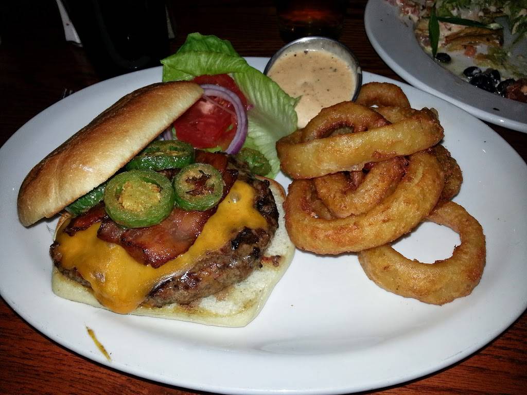 Finis Landing | restaurant | 5689 N Swan Rd, Tucson, AZ 85718, USA | 5202991010 OR +1 520-299-1010