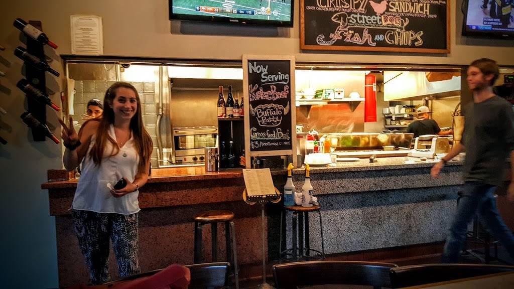 Bricks | restaurant | 23820 Lyons Ave, Santa Clarita, CA 91321, USA | 6612861091 OR +1 661-286-1091