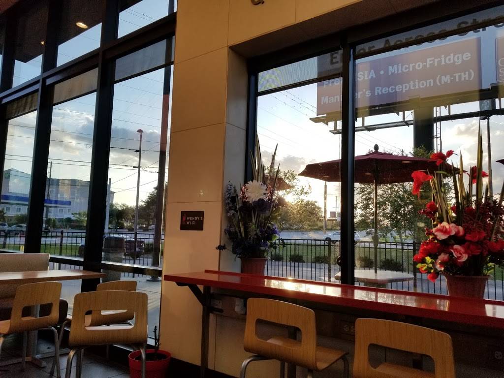 Wendys | restaurant | 1303 St Augustine Rd, Valdosta, GA 31601, USA | 2292423222 OR +1 229-242-3222