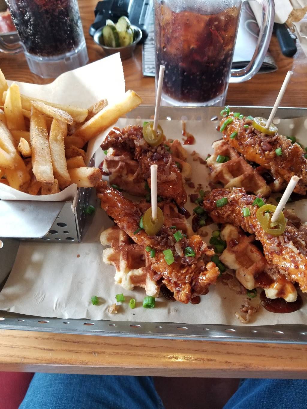 Chilis Grill & Bar | meal takeaway | 4207 7th St, Bay City, TX 77414, USA | 9792442144 OR +1 979-244-2144