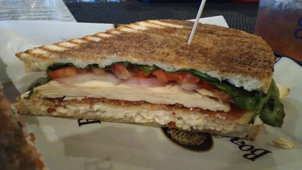 Lucky Bernies | restaurant | 11605 Catalpa Ln, Woodstock, IL 60098, USA | 8155277251 OR +1 815-527-7251