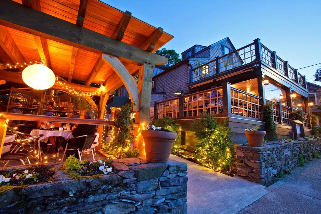 Simpatico Jamestown | restaurant | 13 Narragansett Ave, Jamestown, RI 02835, USA | 4014232000 OR +1 401-423-2000