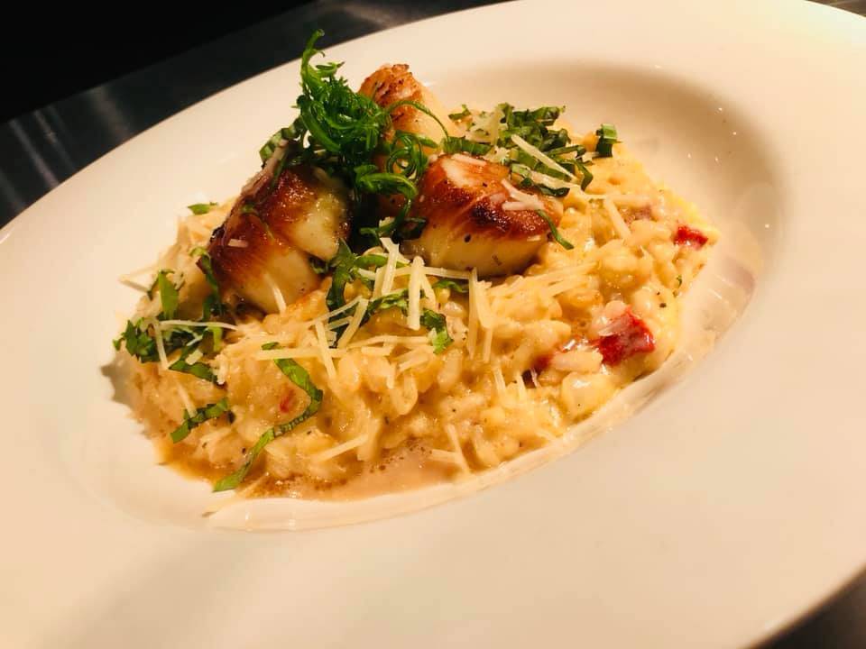 Crawdaddys on Greenfield | restaurant | 9427 W Greenfield Ave, West Allis, WI 53214, USA | 4147782228 OR +1 414-778-2228