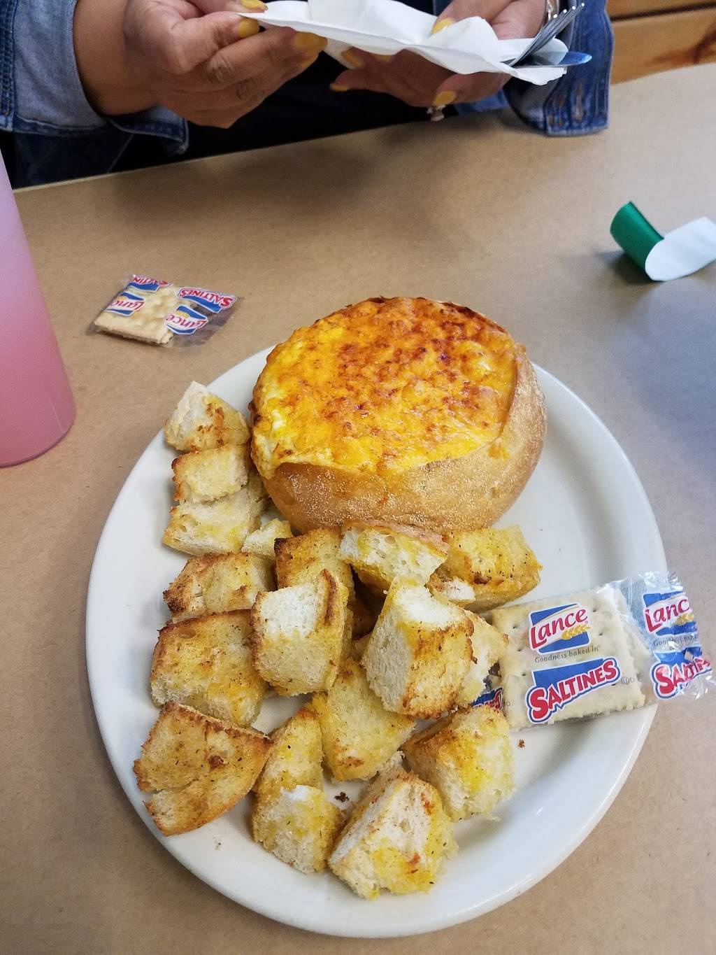 Captain Dan’s Crabhouse | restaurant | 2021 Liberty Rd, Eldersburg, MD 21784, USA | 4105492511 OR +1 410-549-2511