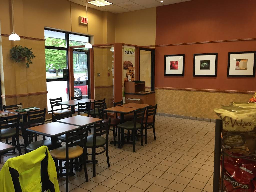 Subway | restaurant | 113 Rue Principale E, Farnham, QC J2N 1L2, Canada | 4502930005 OR +1 450-293-0005