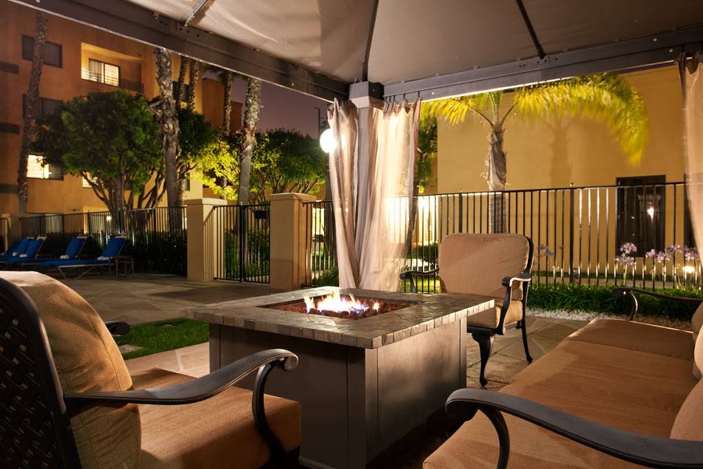 The Bistro – Eat. Drink. Connect.® | restaurant | 1925 W 190th St, Torrance, CA 90504, USA | 3105321722 OR +1 310-532-1722