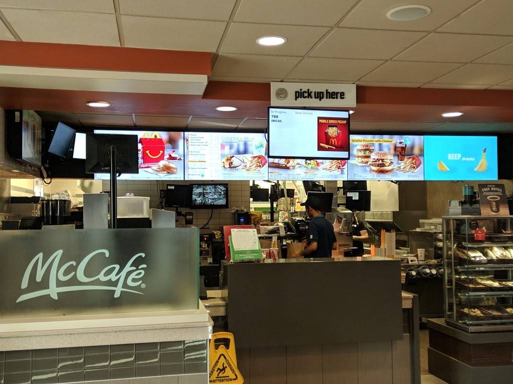 McDonalds | cafe | 4840 Wyandotte St E, Windsor, ON N8Y 1H7, Canada | 5199440896 OR +1 519-944-0896