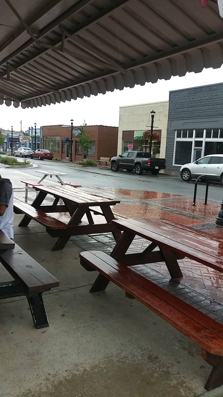 Taquería Don Güero | restaurant | 332 E Emma Ave, Springdale, AR 72764, USA | 4793618073 OR +1 479-361-8073