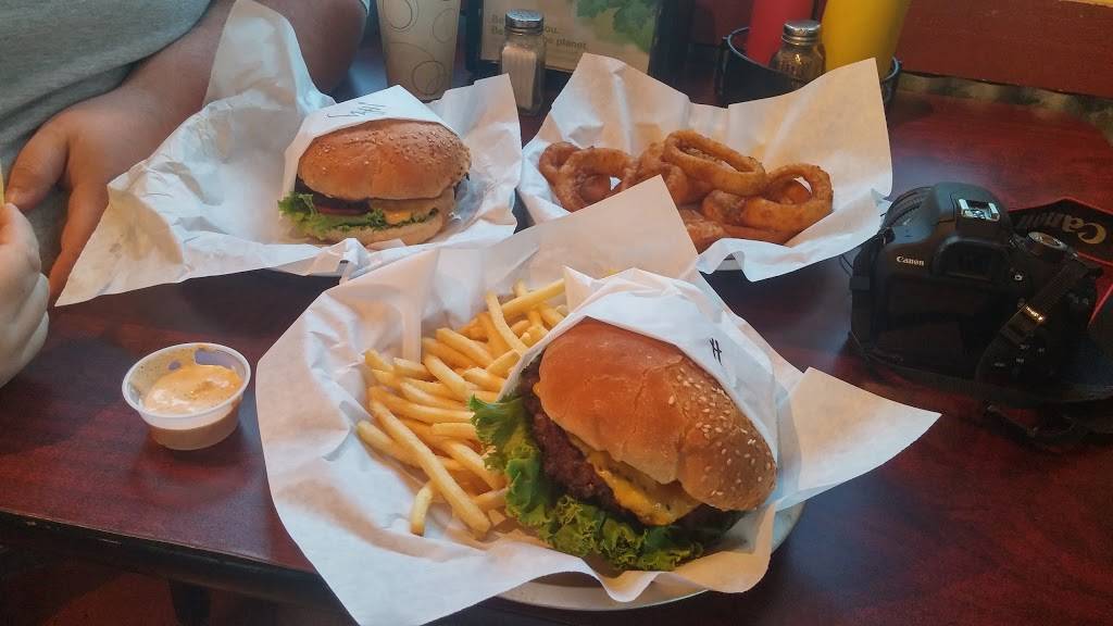 Burger Lounge | restaurant | 717 Emerald Bay Rd, South Lake Tahoe, CA 96150, USA | 5305422010 OR +1 530-542-2010