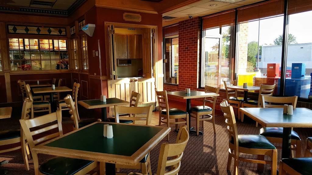 Bojangles Famous Chicken n Biscuits | restaurant | 1536 N Main St, Lillington, NC 27546, USA | 9108143700 OR +1 910-814-3700