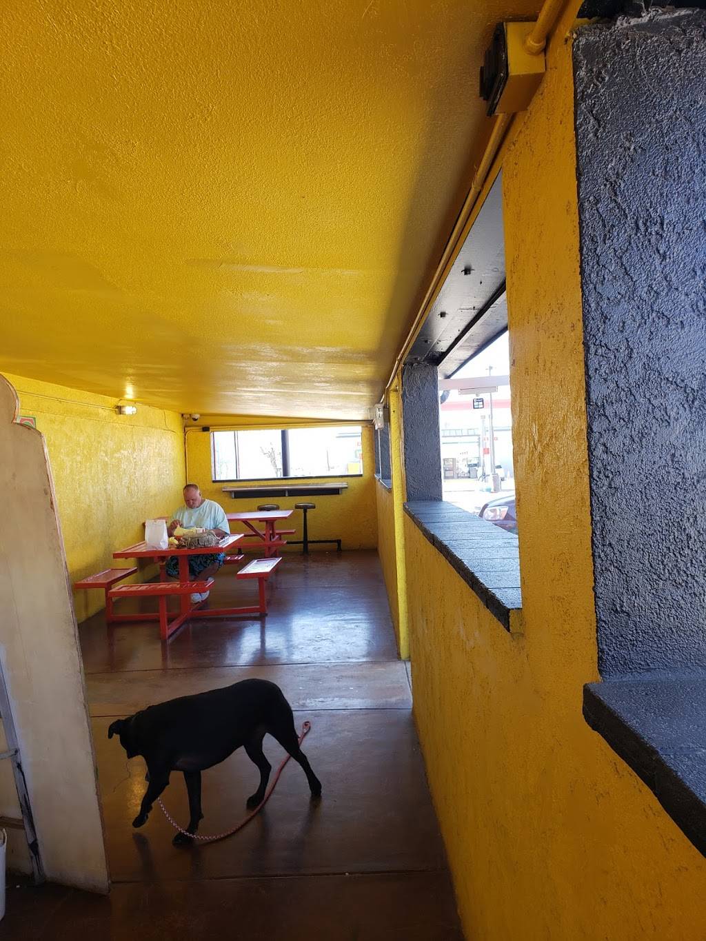 Mile High Vienna Stand | meal takeaway | 300 Santa Fe Dr, Denver, CO 80223, USA | 7203794600 OR +1 720-379-4600