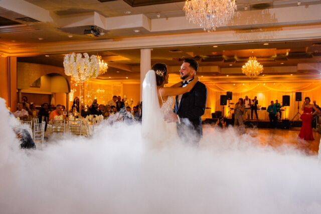 The Seville | restaurant | 700 S Barrington Rd, Streamwood, IL 60107, USA | 6302894500 OR +1 630-289-4500