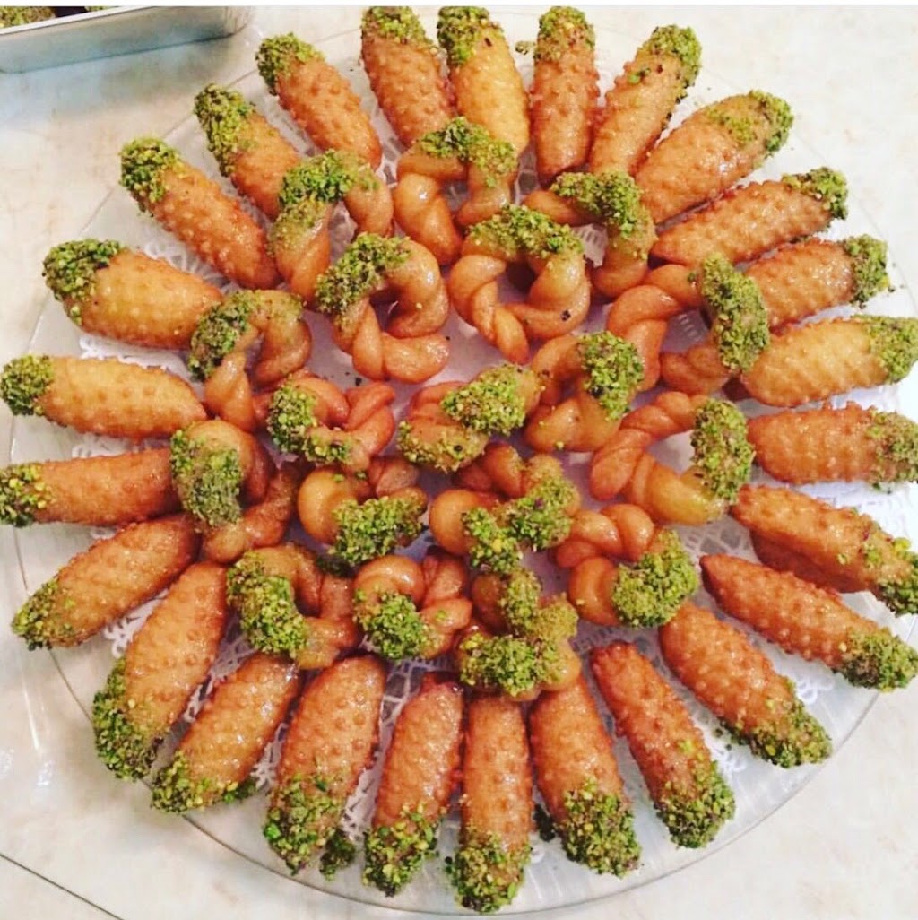 Latifas Kitchen | restaurant | 707 Avenue U, Brooklyn, NY 11223, USA | 7182338202 OR +1 718-233-8202