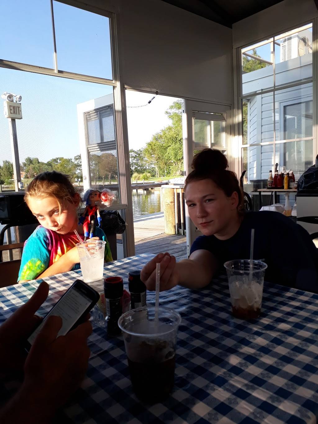 Palm Beach Willies | restaurant | 638 Taylors Island Rd, Taylors Island, MD 21669, USA | 4102215111 OR +1 410-221-5111