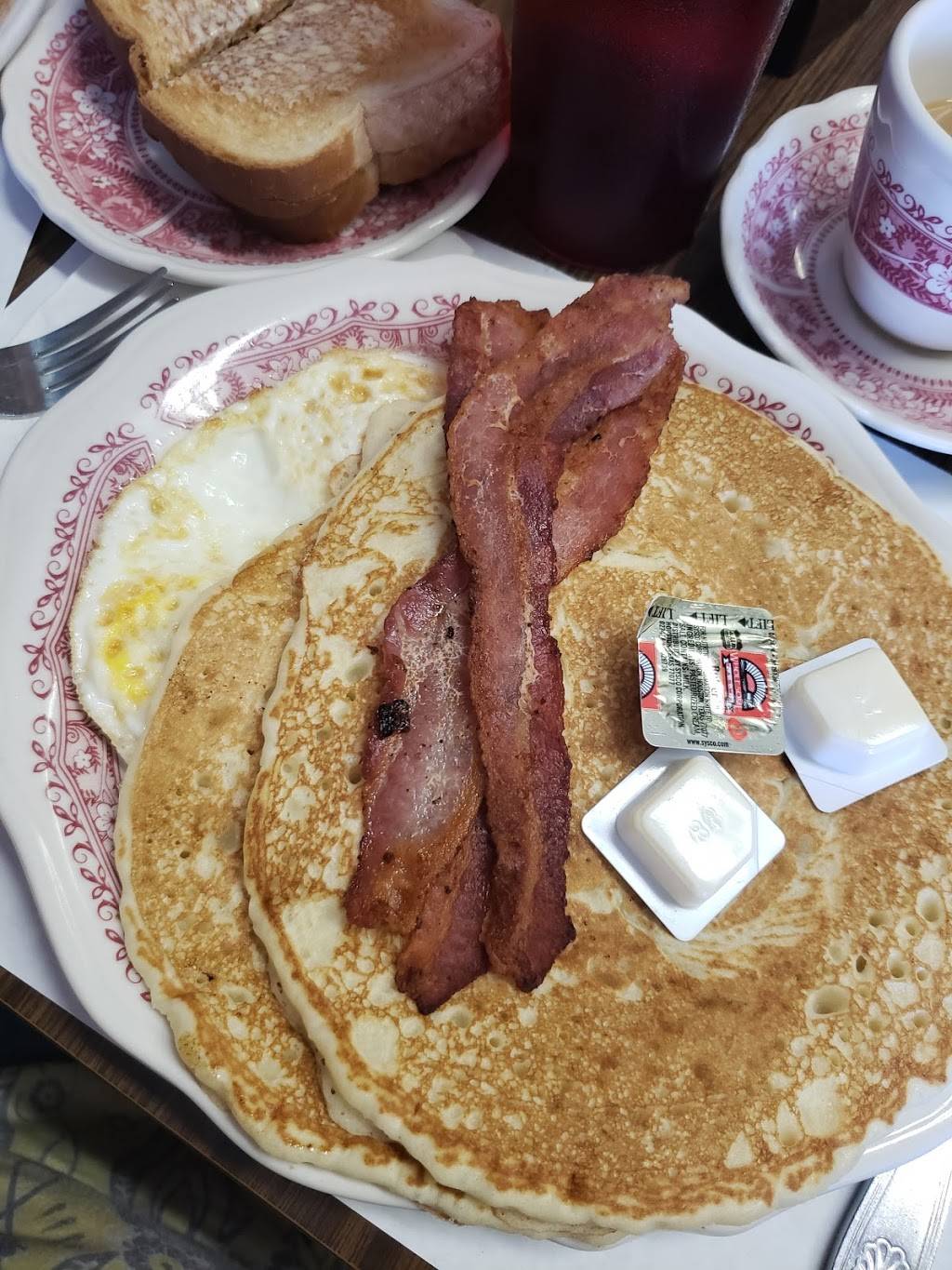 Wendys Place | restaurant | 107 W Grand Ave, El Segundo, CA 90245, USA | 3103223942 OR +1 310-322-3942