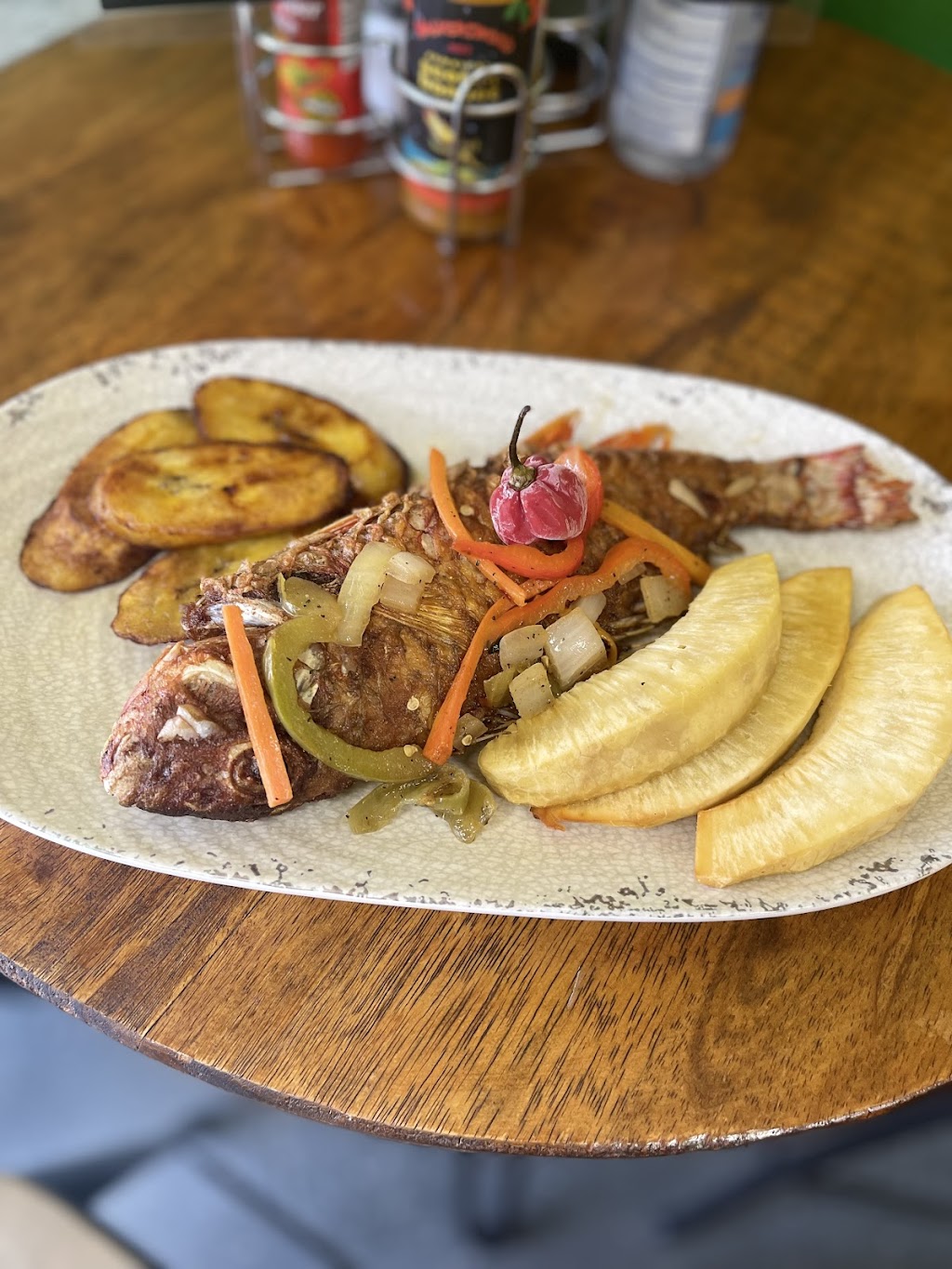 Back A Yaad Grill LLC | restaurant | 125 S 2nd St Suite 5, Branson, MO 65616, USA | 4175441280 OR +1 417-544-1280